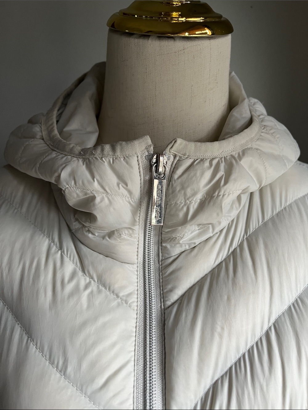 MICHAEL Michael Kors Women's Soft Gray Hooded Long Puffer Coat - Size XL - Picture 2 of 15